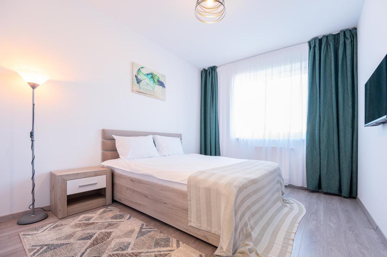 Serene Flat Apartment Oradea Bagian luar foto