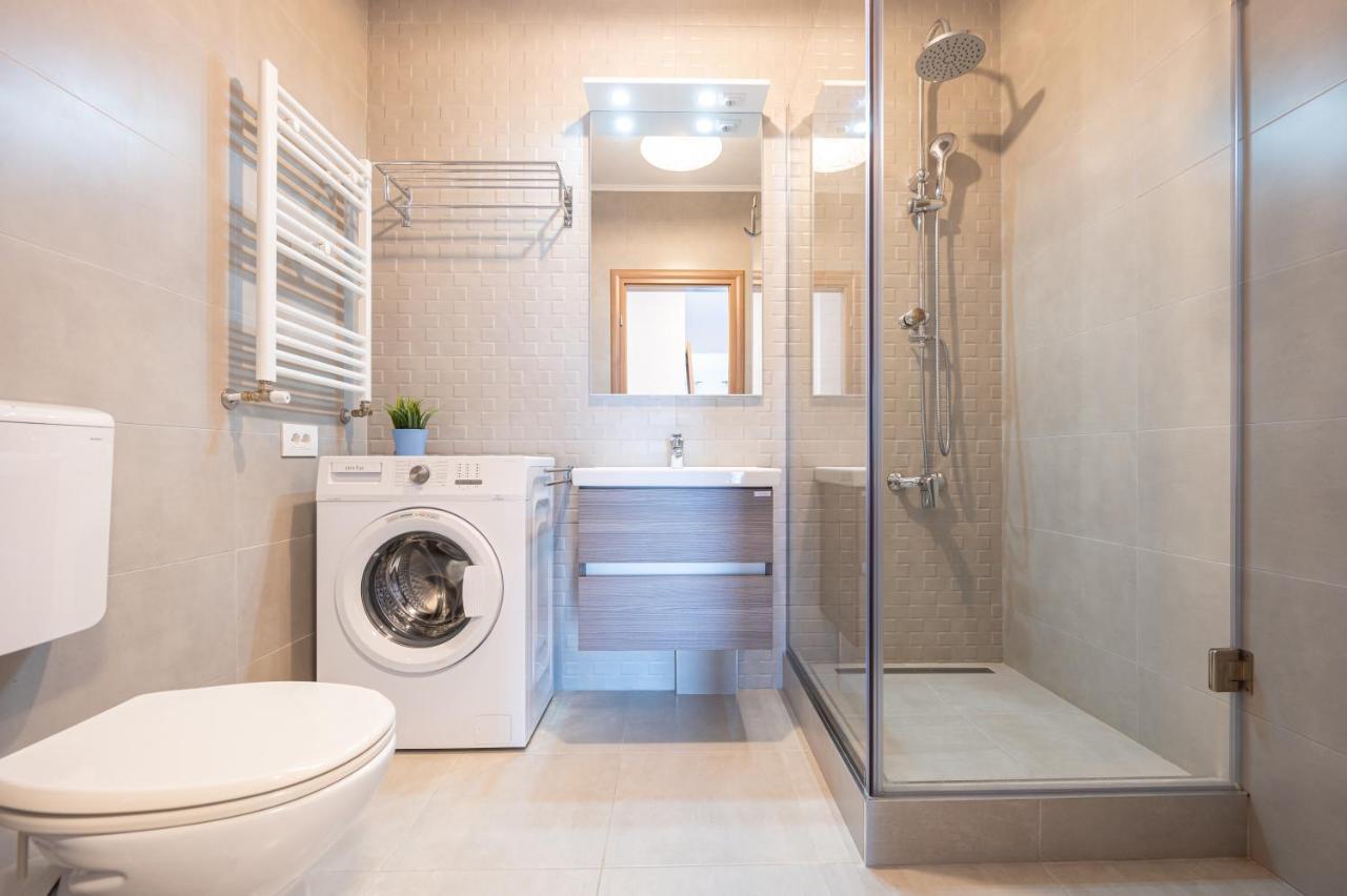 Serene Flat Apartment Oradea Bagian luar foto